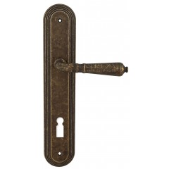 petra-pl05-f23-key.1200x1000